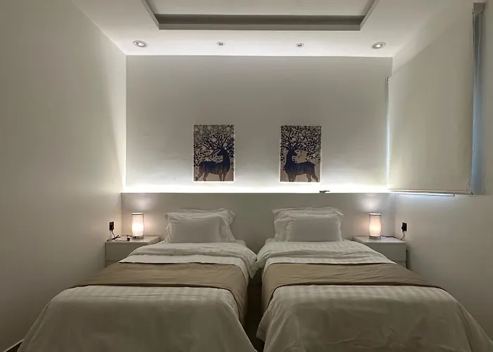 Modern & Cozy Apartment - 2