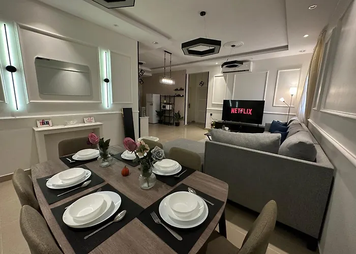 Modern & Cozy Apartment - 2